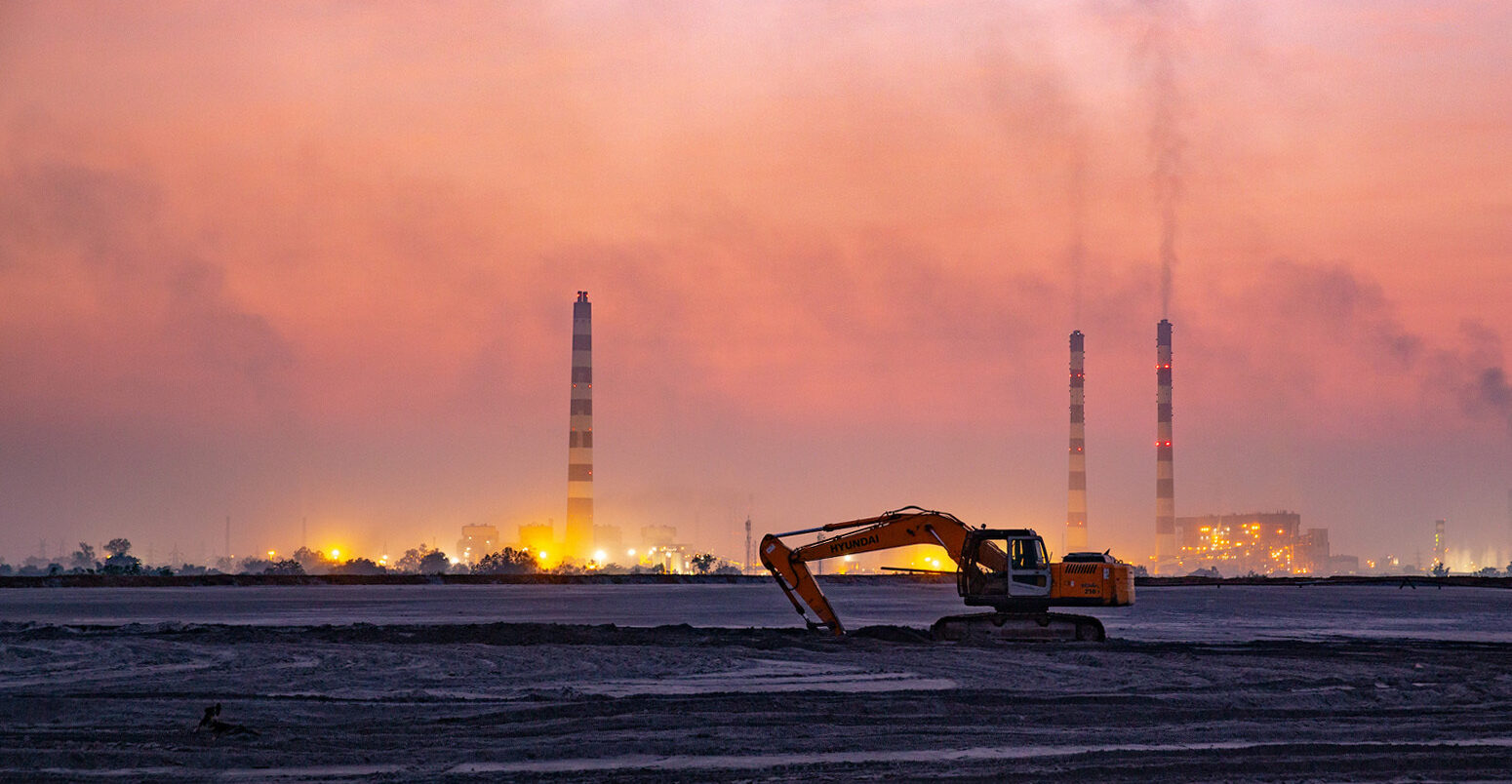 Coal plant and ash pond in India. Credit: Ishan Tankha | Breathless (2019)